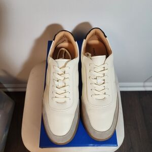 Vince Men’s Cream and Tan Leather Sneakers
